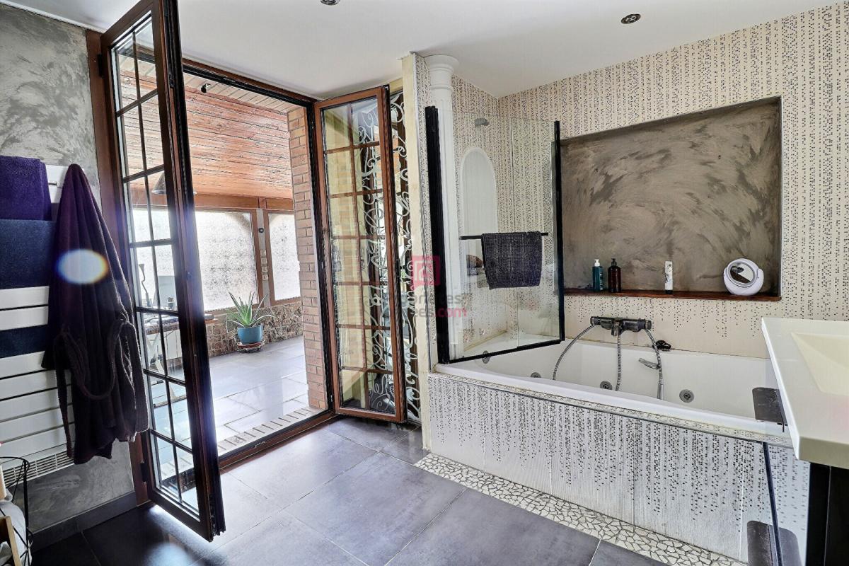 BRETIGNY-SUR-ORGE Maison Bretigny Sur Orge 7 pièces 176 m2 10