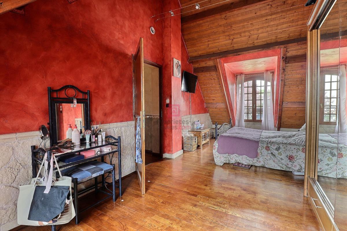 BRETIGNY-SUR-ORGE Maison Bretigny Sur Orge 7 pièces 176 m2 14