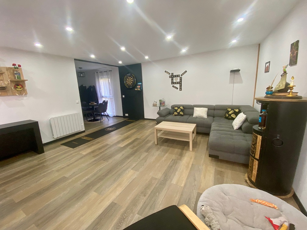 CHAMPS-SUR-MARNE Appartement Champs Sur Marne 3 pièce(s) 83 m2 3