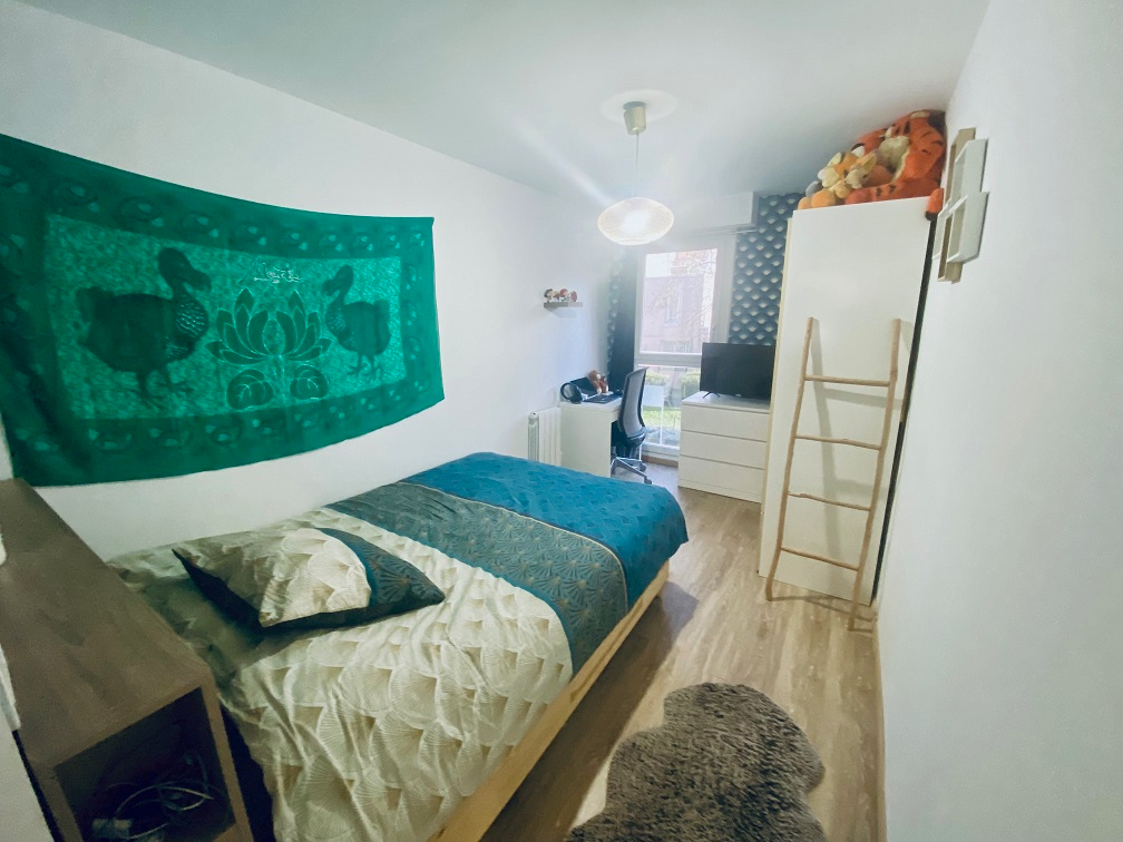 CHAMPS-SUR-MARNE Appartement Champs Sur Marne 3 pièce(s) 83 m2 8