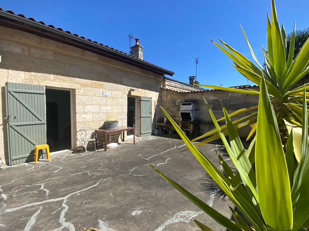 BORDEAUX Grand appartement 2 chambres, 3 possibles, avec grande terrasse 13