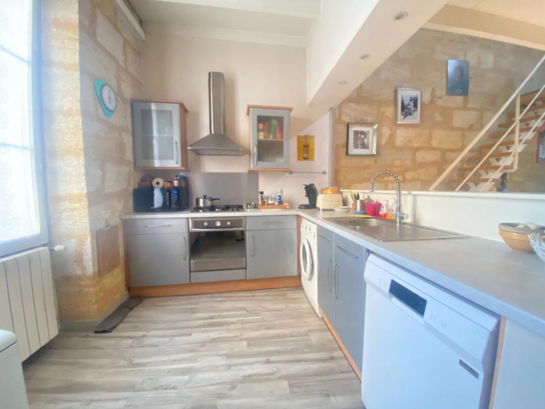 BORDEAUX Grand appartement 2 chambres, 3 possibles, avec grande terrasse 5