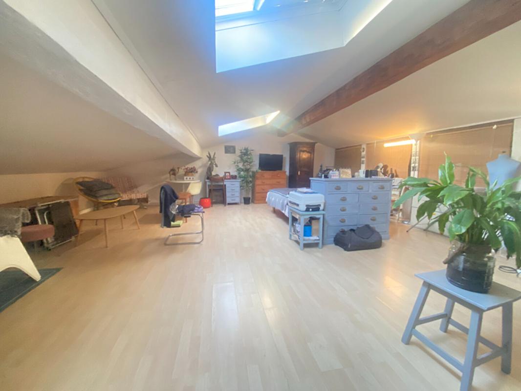 BORDEAUX Grand appartement 2 chambres, 3 possibles, avec grande terrasse 8