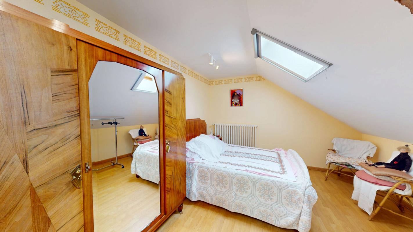 FOECY Maison Foecy  : 140 m² - 6 pièces - 4 chambres - 9