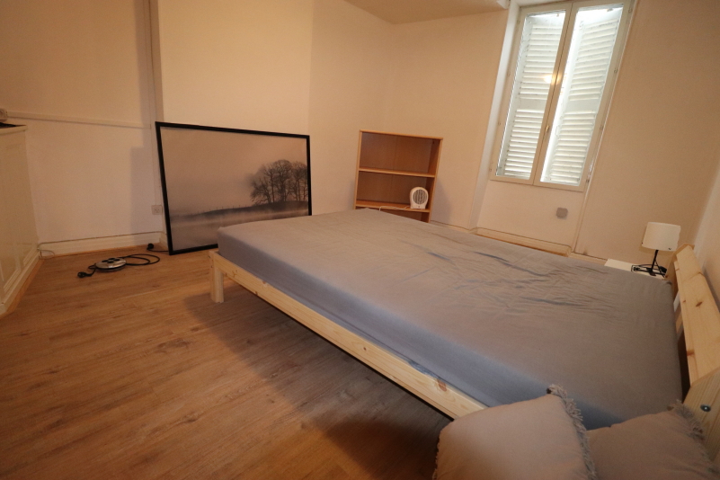 BOURBON-L'ARCHAMBAULT Immeuble Bourbon L Archambault 7 pièce(s) 220 m2 10