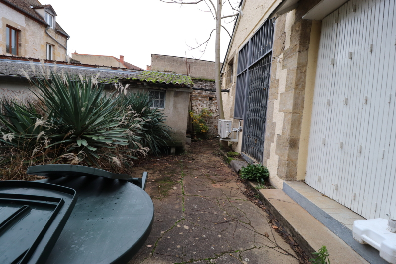 BOURBON-L'ARCHAMBAULT Immeuble Bourbon L Archambault 7 pièce(s) 220 m2 11