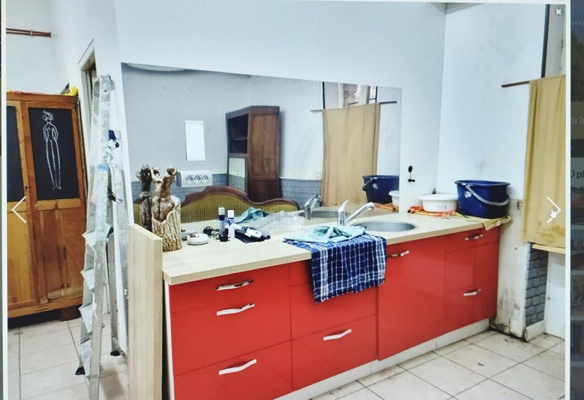 BOURBON-L'ARCHAMBAULT Immeuble Bourbon L Archambault 7 pièce(s) 220 m2 2