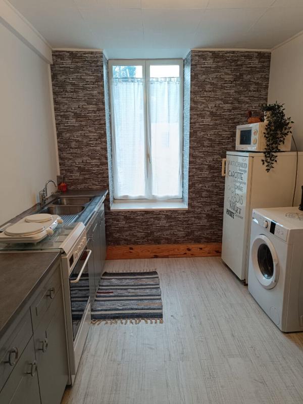 BOURBON-L'ARCHAMBAULT Immeuble Bourbon L Archambault 7 pièce(s) 220 m2 6