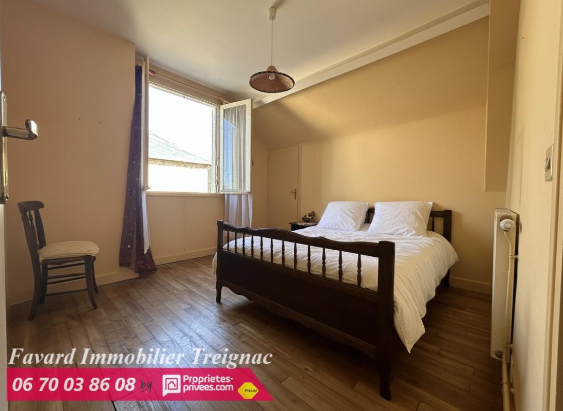 LE LONZAC Maison 90 m² + atelier 45 m² + dépendances sur 1532 m² idéal habitation ou activité 10