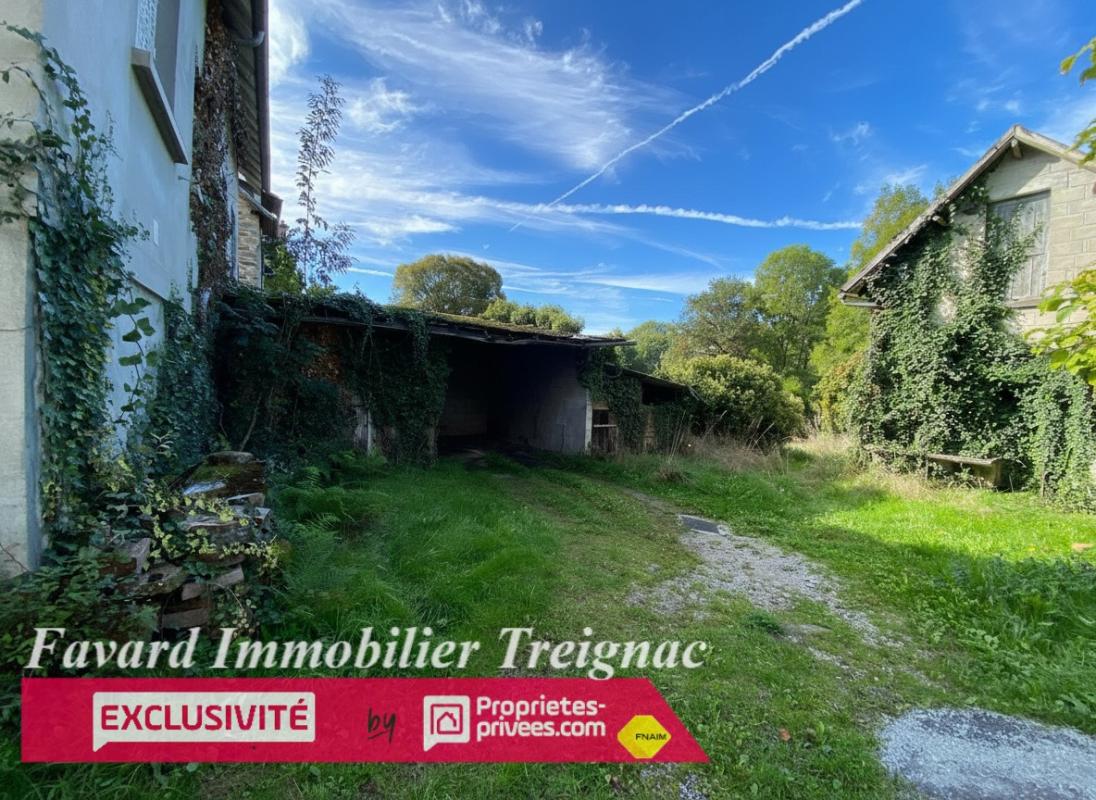 LE LONZAC Maison 90 m² + atelier 45 m² + dépendances sur 1532 m² idéal habitation ou activité 13