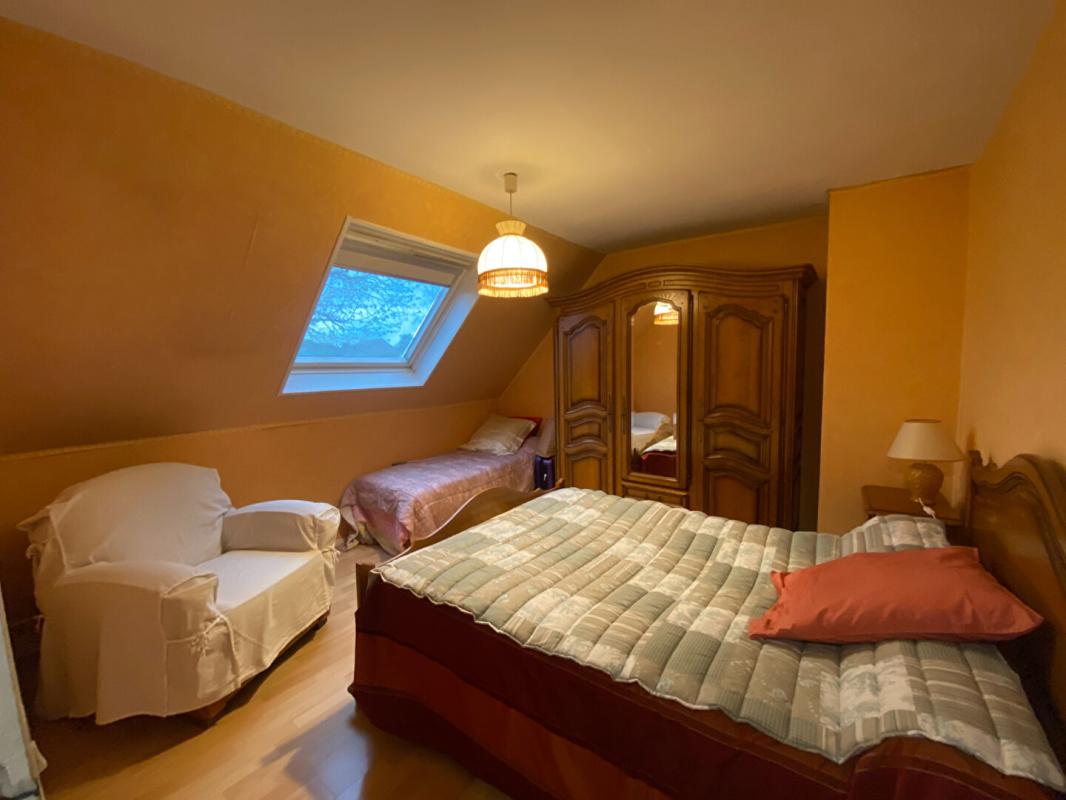 OLORON-SAINTE-MARIE Charmante maison familiale T4 avec jardin et garage  Quartier calme et recherché dans  Oloron-Sainte-Marie 6