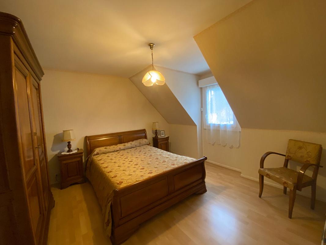 OLORON-SAINTE-MARIE Charmante maison familiale T4 avec jardin et garage  Quartier calme et recherché dans  Oloron-Sainte-Marie 7