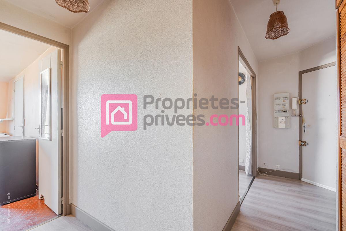 NOISEAU Grand Appartement  1 pièce(s)-44m + Parking 6