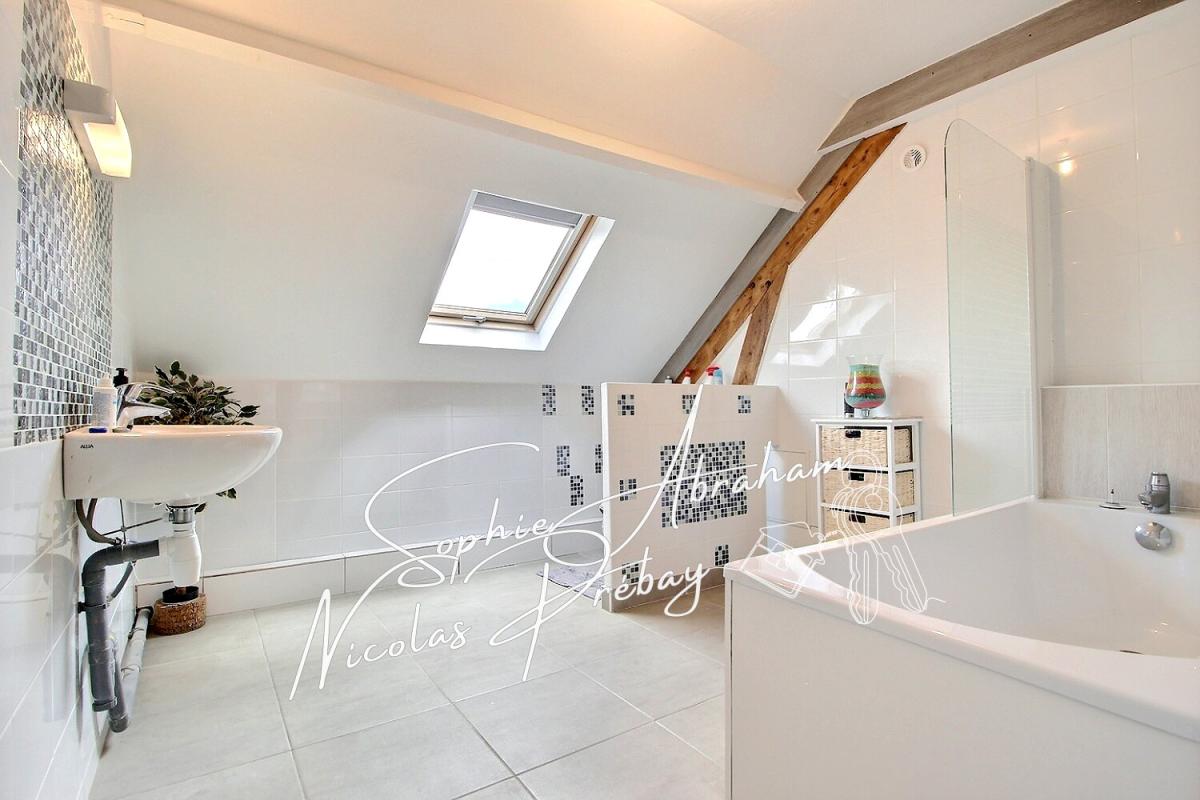 ANGERVILLE Maison, 6 chambres, sur sous-sol total avec jardin clos 12