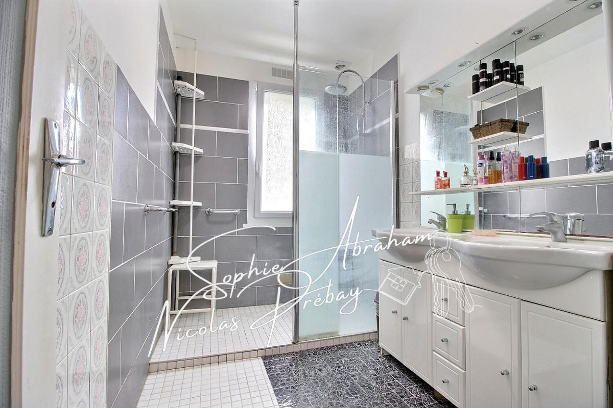 ANGERVILLE Maison, 6 chambres, sur sous-sol total avec jardin clos 8