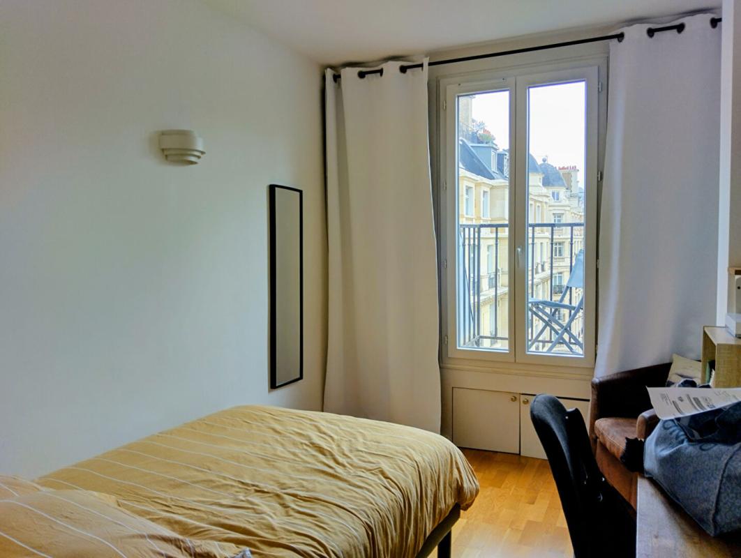 PARIS-15E-ARRONDISSEMENT Studio en parfait état au dernier étage aux confins du 7e 5
