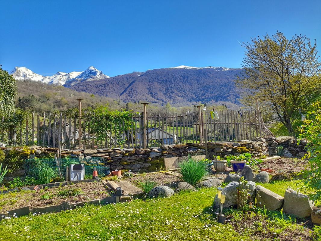 BEOST Charmante maison de village avec jardin face aux montagnes 7