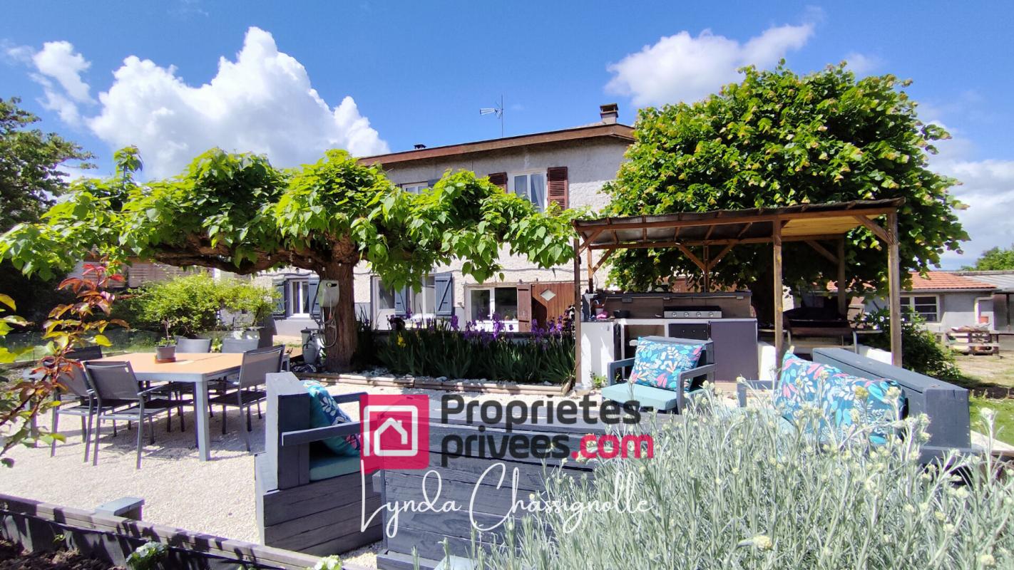 VOUGY Maison à Vougy - 185m² - 5 chambres - Entièrement rénovée 1