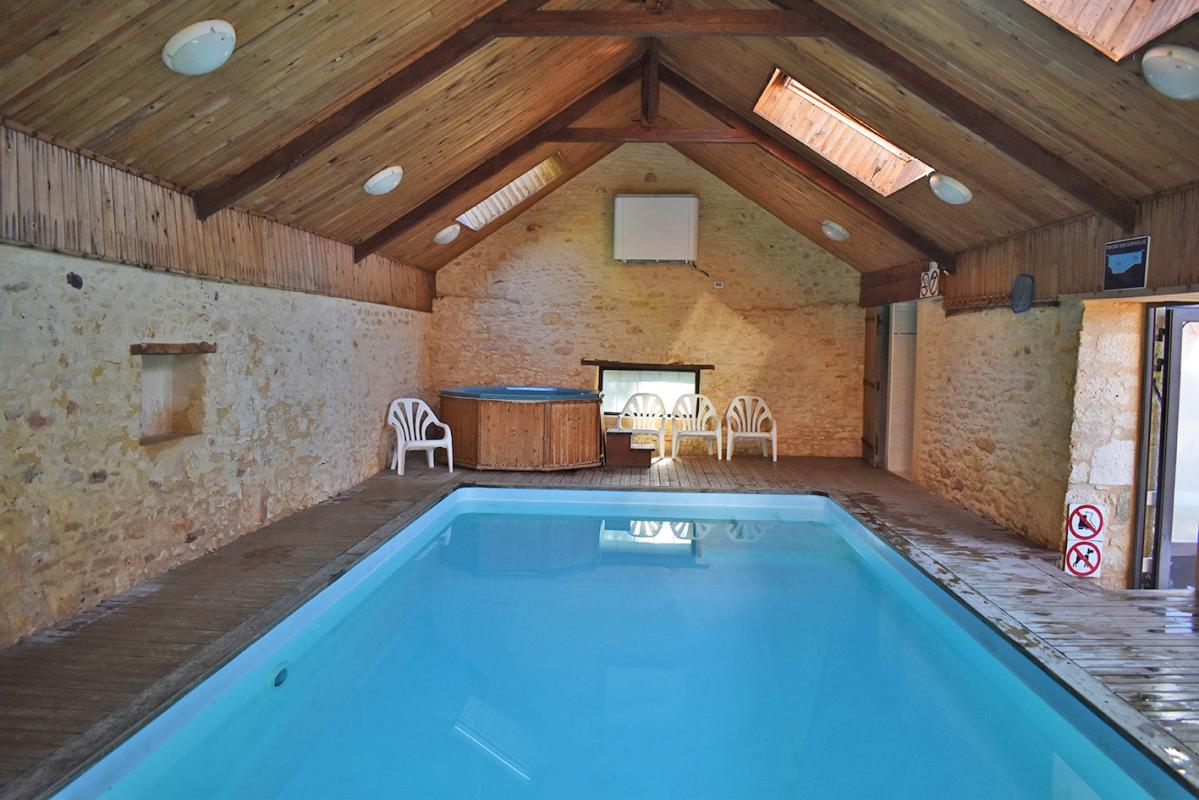 SAINT-AMAND-DE-COLY Maison Coly Saint Amand 6 pièce(s) 140 m2 7