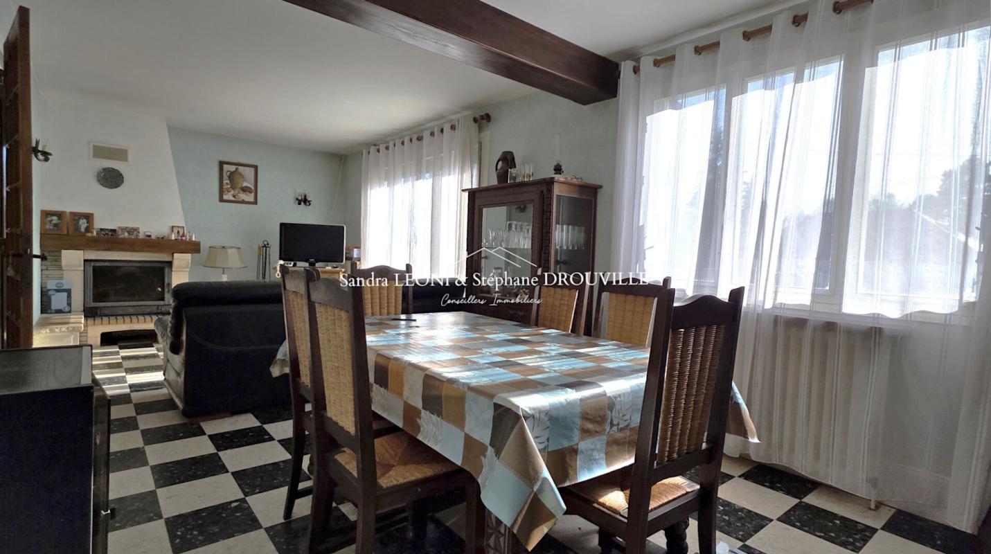 JOUY JOUY MAISON  de 115 m², 4 CHAMBRES 3