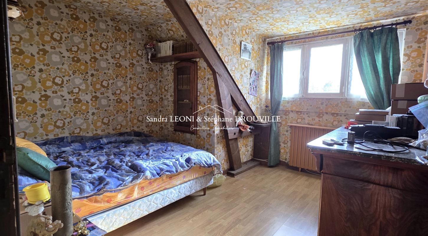 JOUY JOUY MAISON  de 115 m², 4 CHAMBRES 9