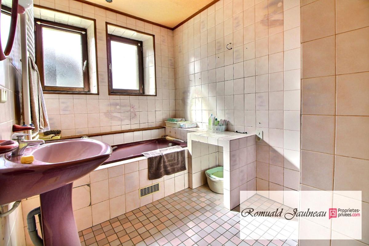 BONNEVAL Maison proche de BONNEVAL 121 M² HAB 9