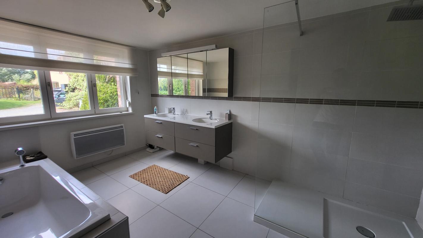 LAMBERSART Exceptionnel corps de ferme au carré -  Verlinghem - 249 m² 8