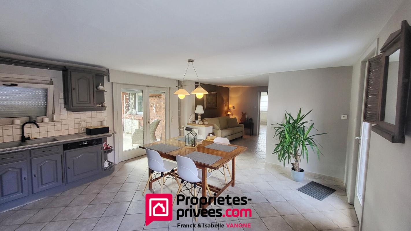 LAMBERSART Exceptionnel corps de ferme au carré -  Verlinghem - 249 m² 9