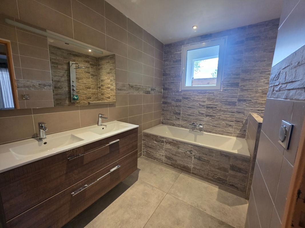 ABREST Maison Abrest 5 pièce(s) 100 m2 7