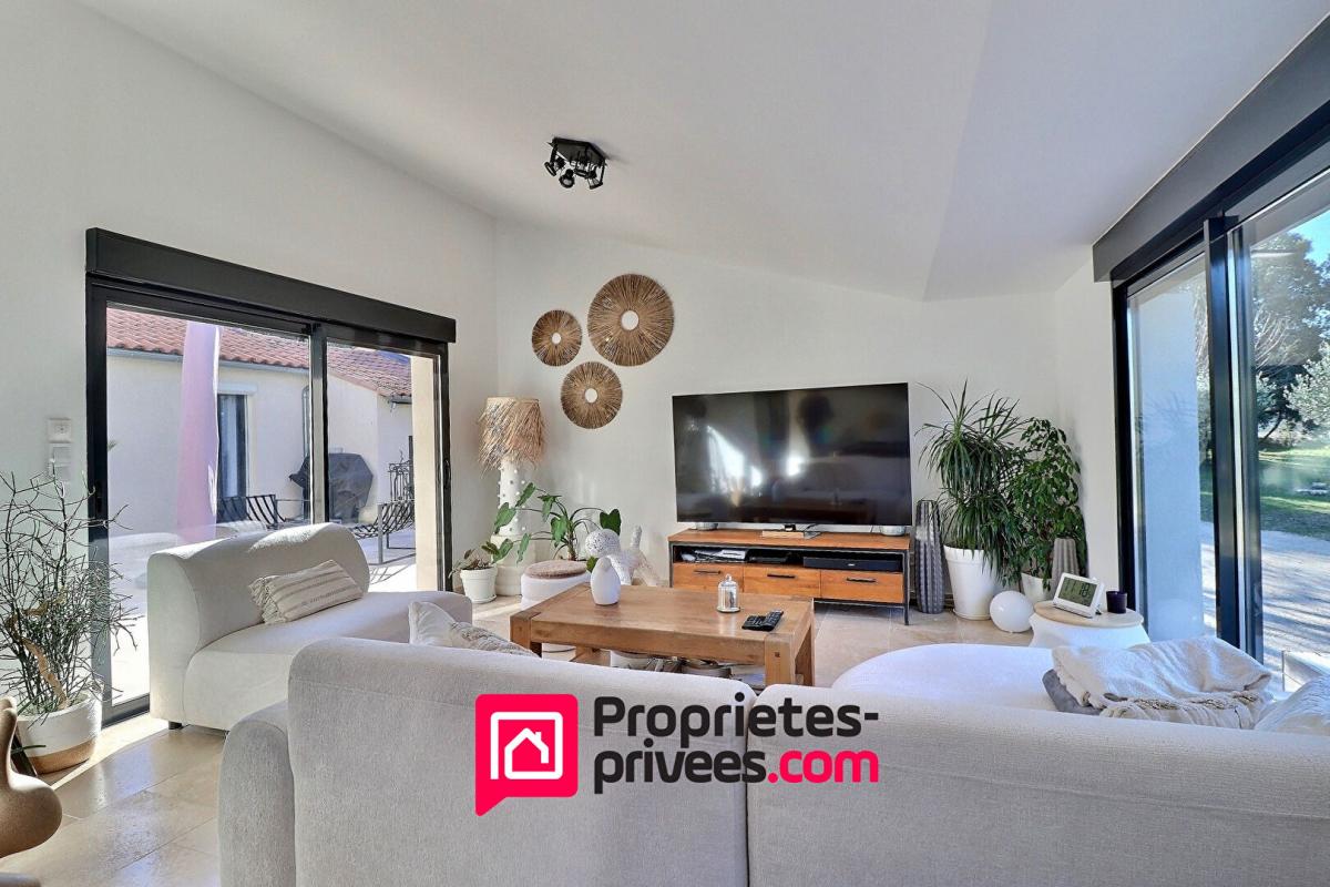 UZES Proche Uzès, Propriété  en campagne 9