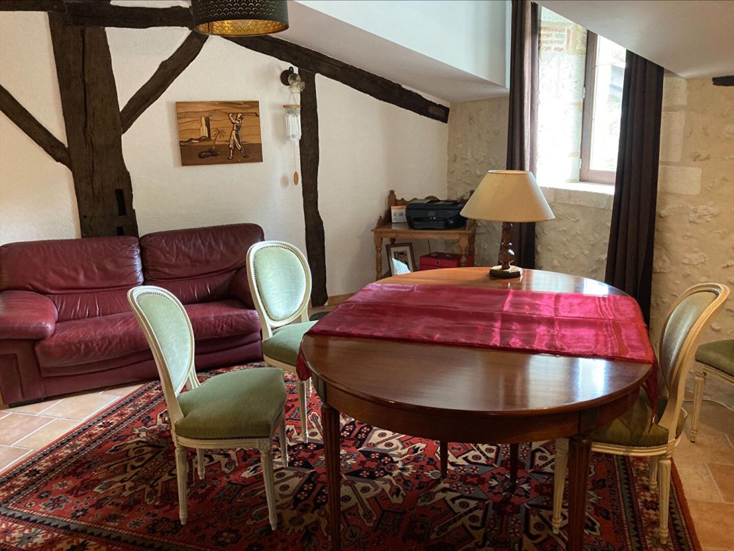 MENSIGNAC Belle longère en pierre, dont gîte, piscine, dépendances, grange. Calme, campagne 10