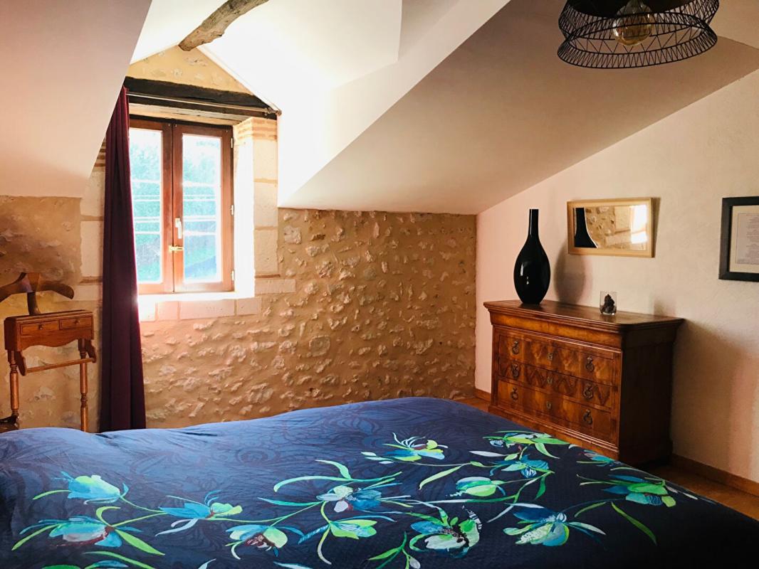 MENSIGNAC Belle longère en pierre, dont gîte, piscine, dépendances, grange. Calme, campagne 13