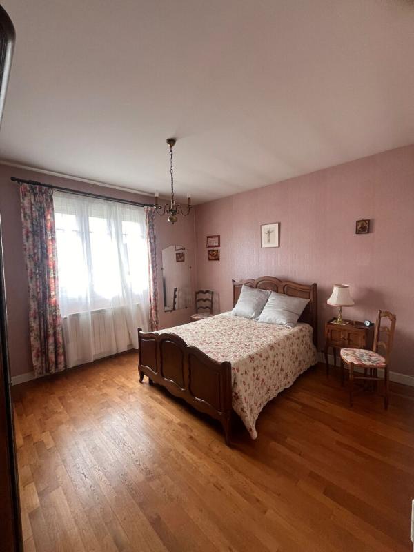 YZEURE Maison Yzeure 5 pièce(s) 118 m2 10