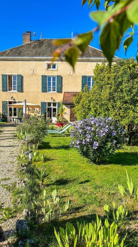 COMMARIN Demeure de prestige Commarin 12 pièce(s) 420 m2 entre PARIS et Lyon 15