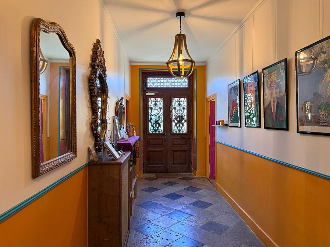 COMMARIN Demeure de prestige Commarin 12 pièce(s) 420 m2 entre PARIS et Lyon 2