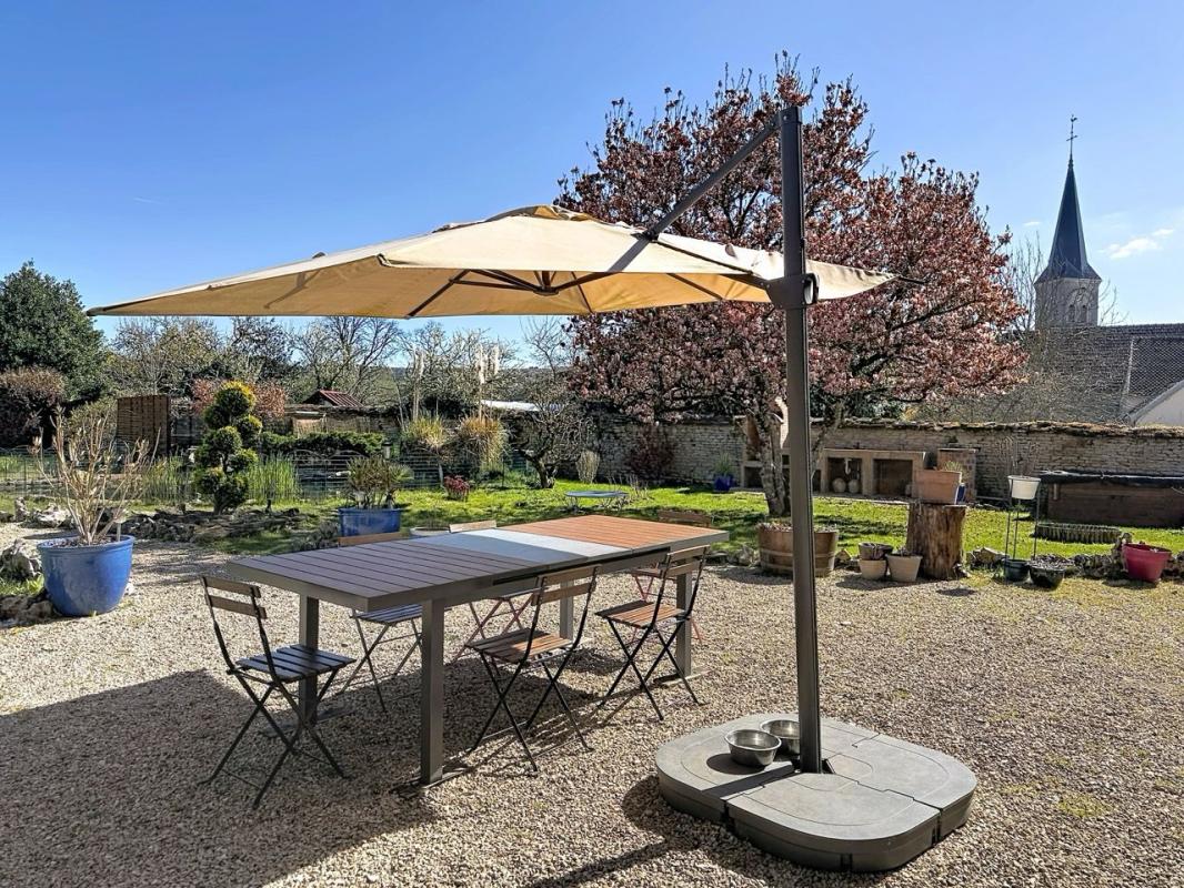 COMMARIN Demeure de prestige Commarin 12 pièce(s) 420 m2 entre PARIS et Lyon 14