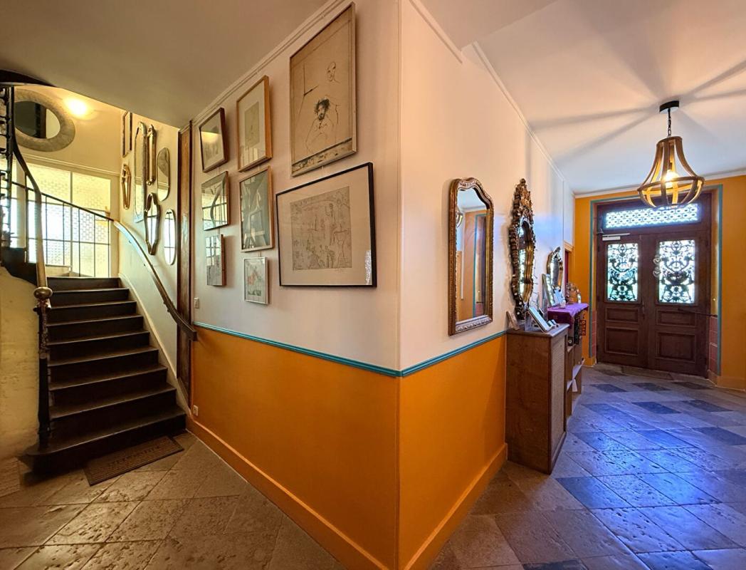 COMMARIN Demeure de prestige Commarin 12 pièce(s) 420 m2 entre PARIS et Lyon 15