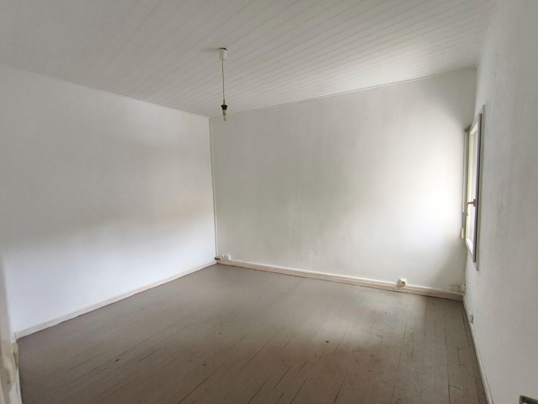 LANSAC Lansac Maison 2 appartements (T6+T4) 12