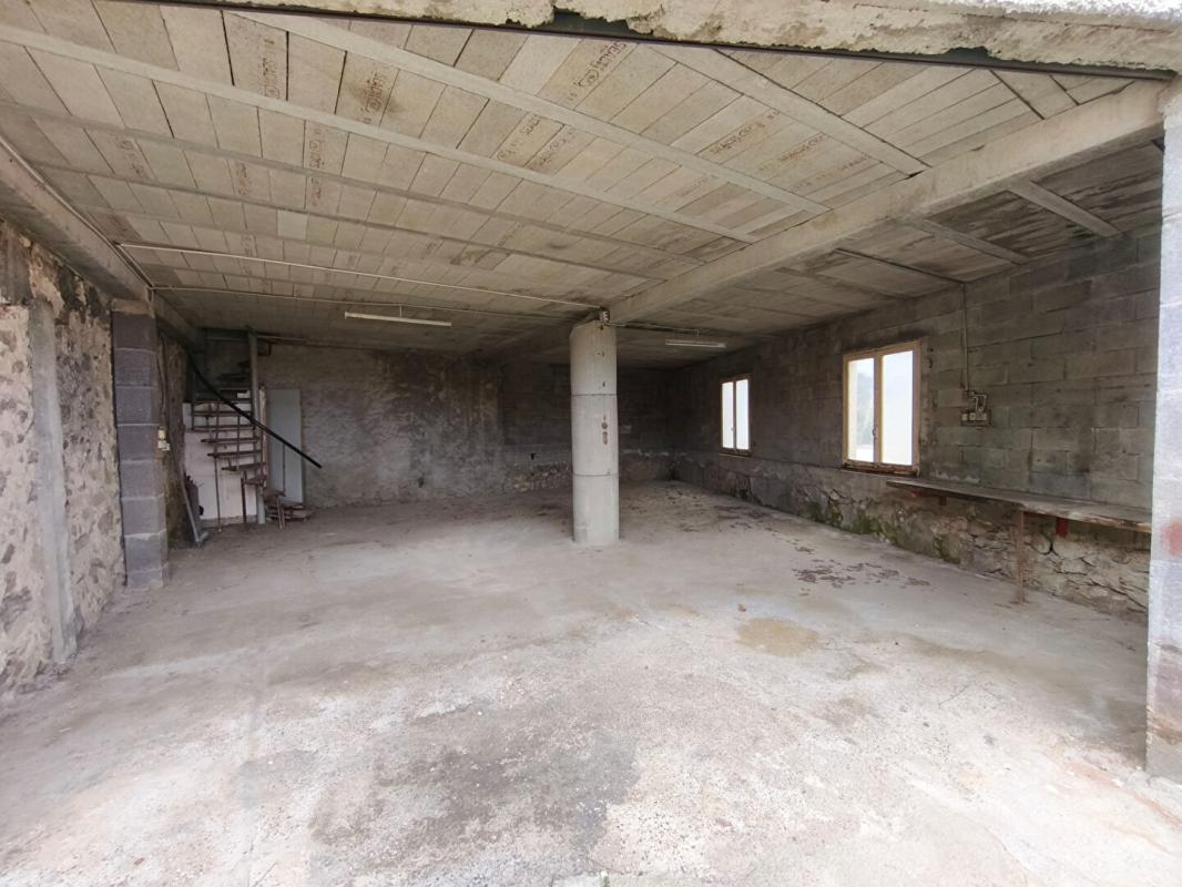 LANSAC Lansac Maison 2 appartements (T6+T4) 17