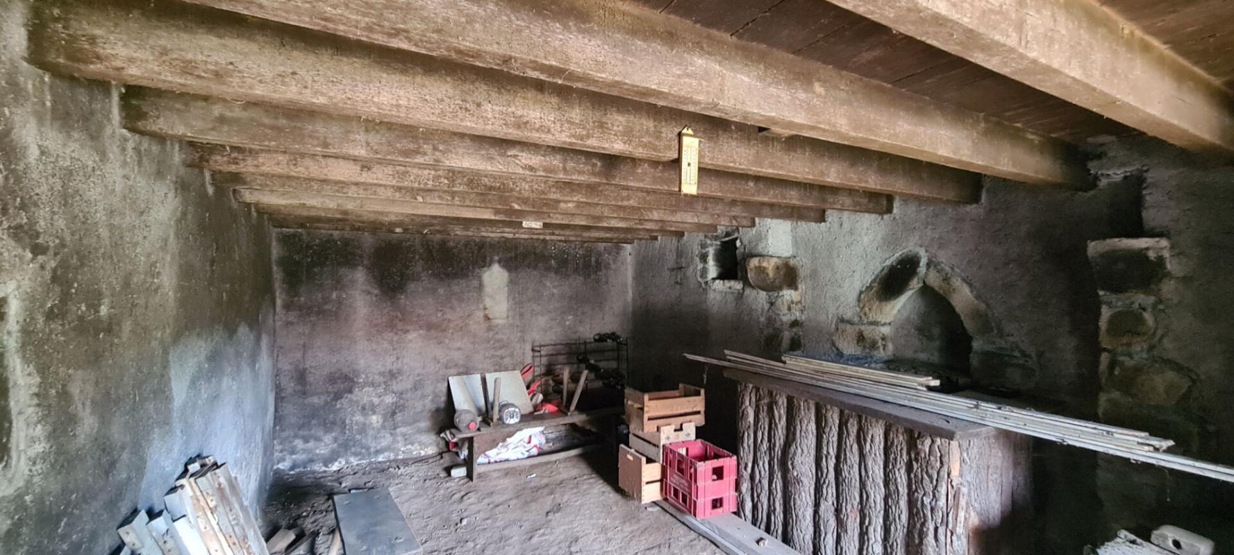 SAINT-HILAIRE-DE-CLISSON Grange à rénover Village Saint Hilaire De Clisson 75 M² sur terrain de 231 M² 12