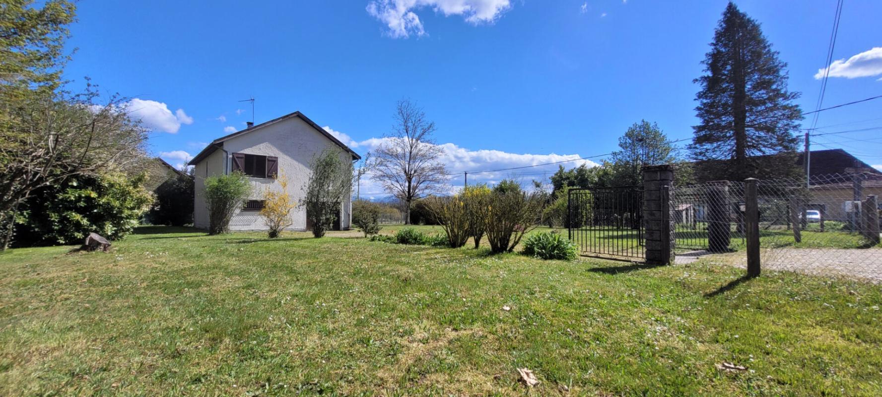 LES ABRETS EN DAUPHINé Maison avec vue dégagée sur les montagnes-Terrain 1737 m2- Fort potentiel 10