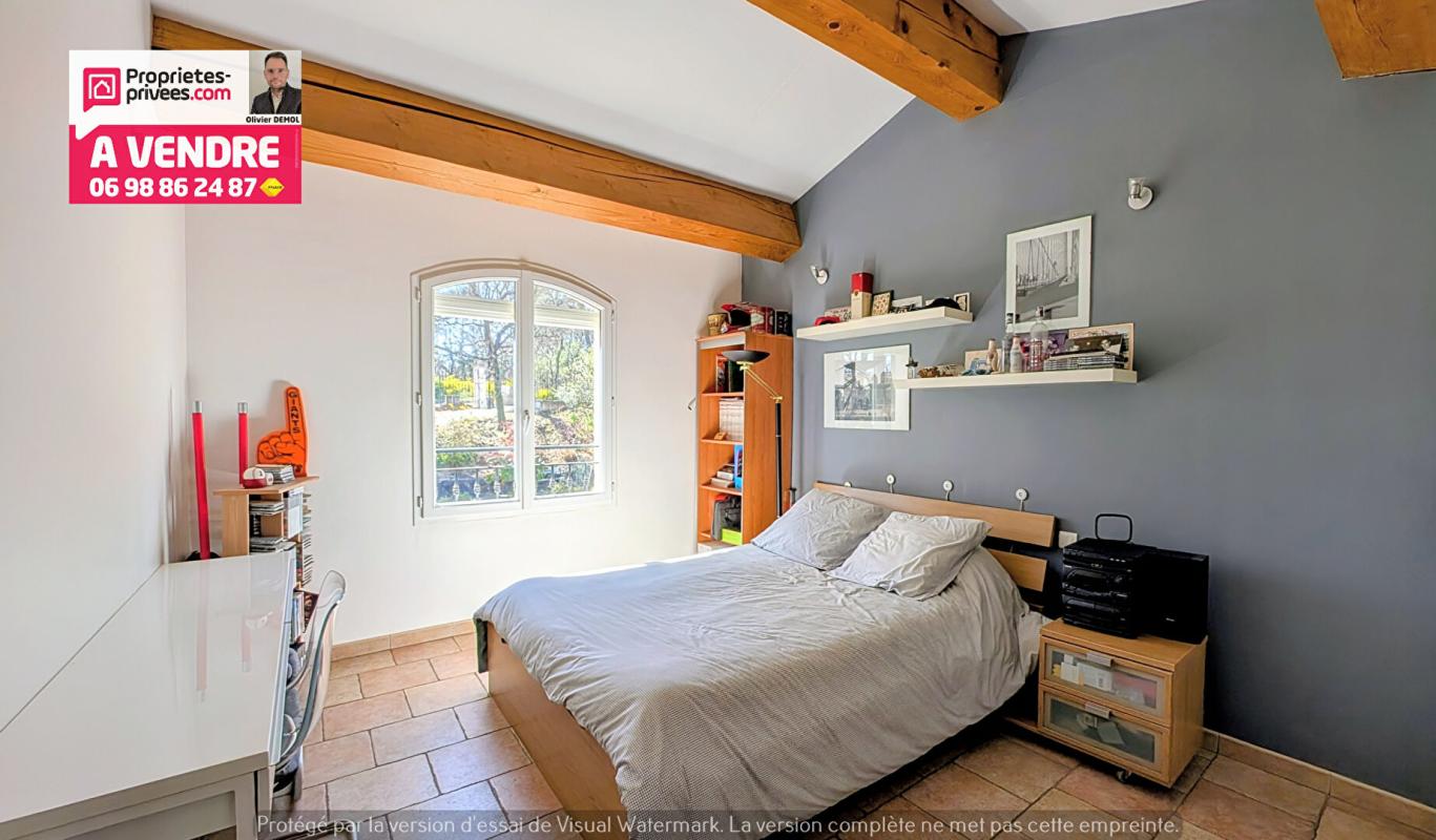 FAYENCE BELLE VILLA RECENTE de 215 m² Hab; 160 m² + 2 PIECES 50 m². CALME ET RESIDENTIEL 15