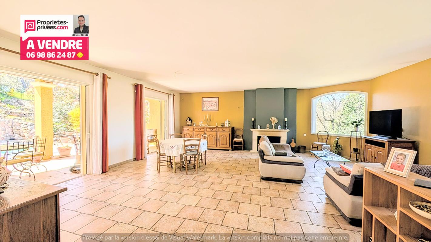 FAYENCE BELLE VILLA RECENTE de 215 m² Hab; 160 m² + 2 PIECES 50 m². CALME ET RESIDENTIEL 9