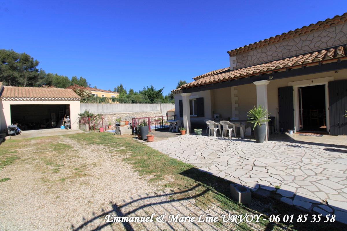 BEAUCAIRE 30300 BEAUCAIRE - Maison 174 m² - idéal familles nombreuses - piscine - jardin - dépendance 36 m² 14