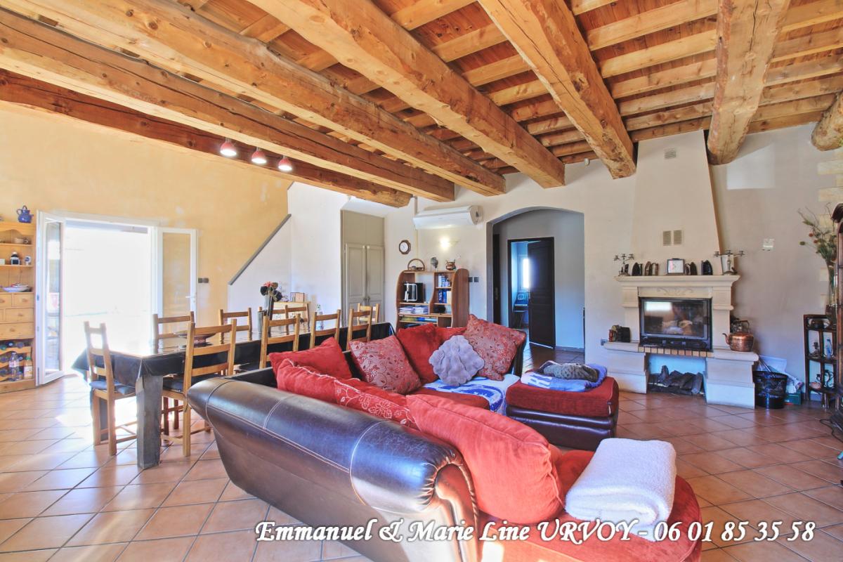 BEAUCAIRE 30300 BEAUCAIRE - Maison 174 m² - idéal familles nombreuses - piscine - jardin - dépendance 36 m² 5