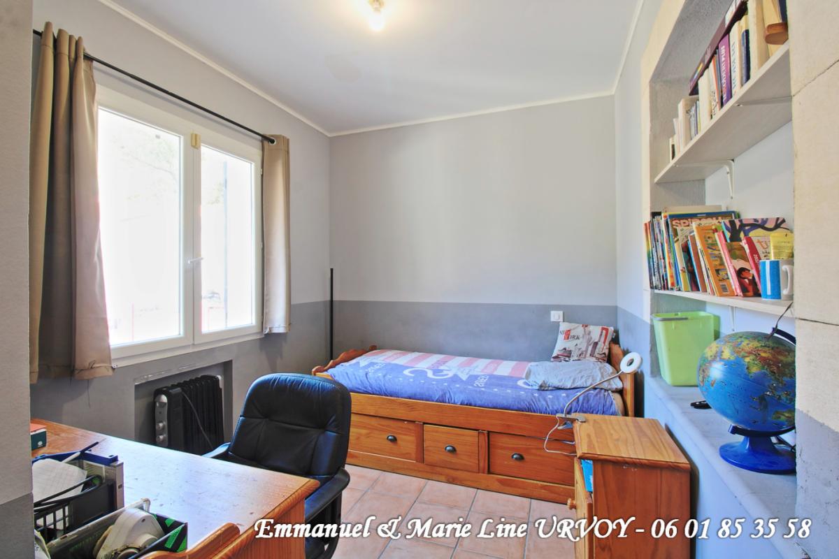 BEAUCAIRE 30300 BEAUCAIRE - Maison 174 m² - idéal familles nombreuses - piscine - jardin - dépendance 36 m² 6