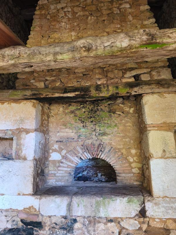 VERGT A la campagne, au calme, bel ensemble en pierre à rénover, cachet, gros potentiel 10