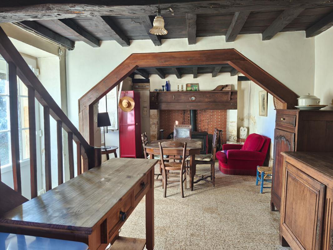 VERGT A la campagne, au calme, bel ensemble en pierre à rénover, cachet, gros potentiel 6