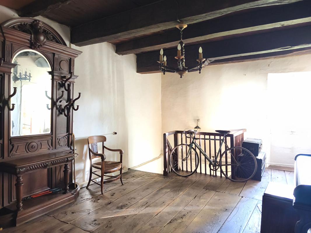 VERGT A la campagne, au calme, bel ensemble en pierre à rénover, cachet, gros potentiel 9