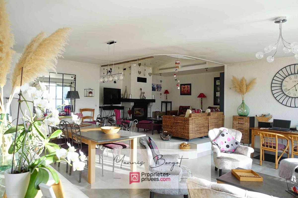 CHAVAGNES-EN-PAILLERS Ensemble immobilier avec double habitation - coeur de bourg de Chavagnes-en-Paillers 6